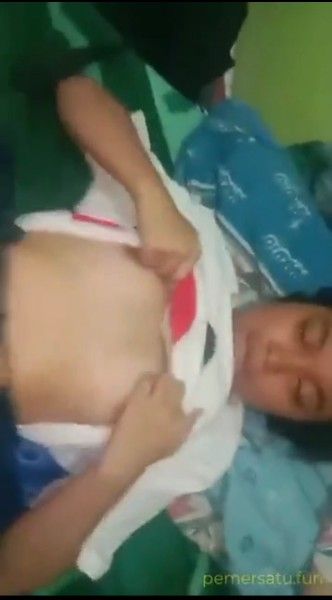 Background nonton video viral Bokep Bocil Smp Diperkosa Ayah Tirinya